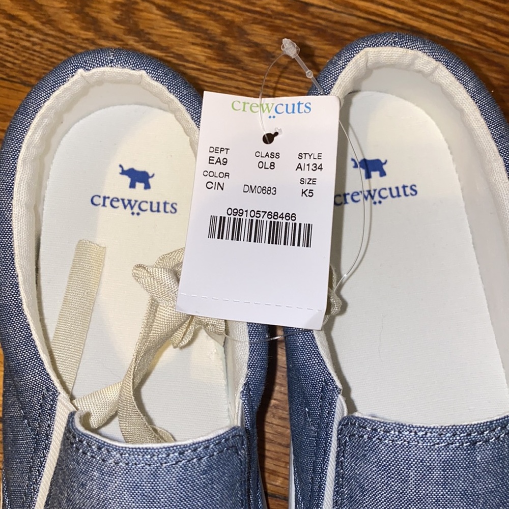 NWT! J.Crew Boys Chambray Slip-ons, Sz 5 - Picture 3 of 4